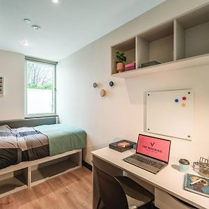 Single Room Private Bathroom